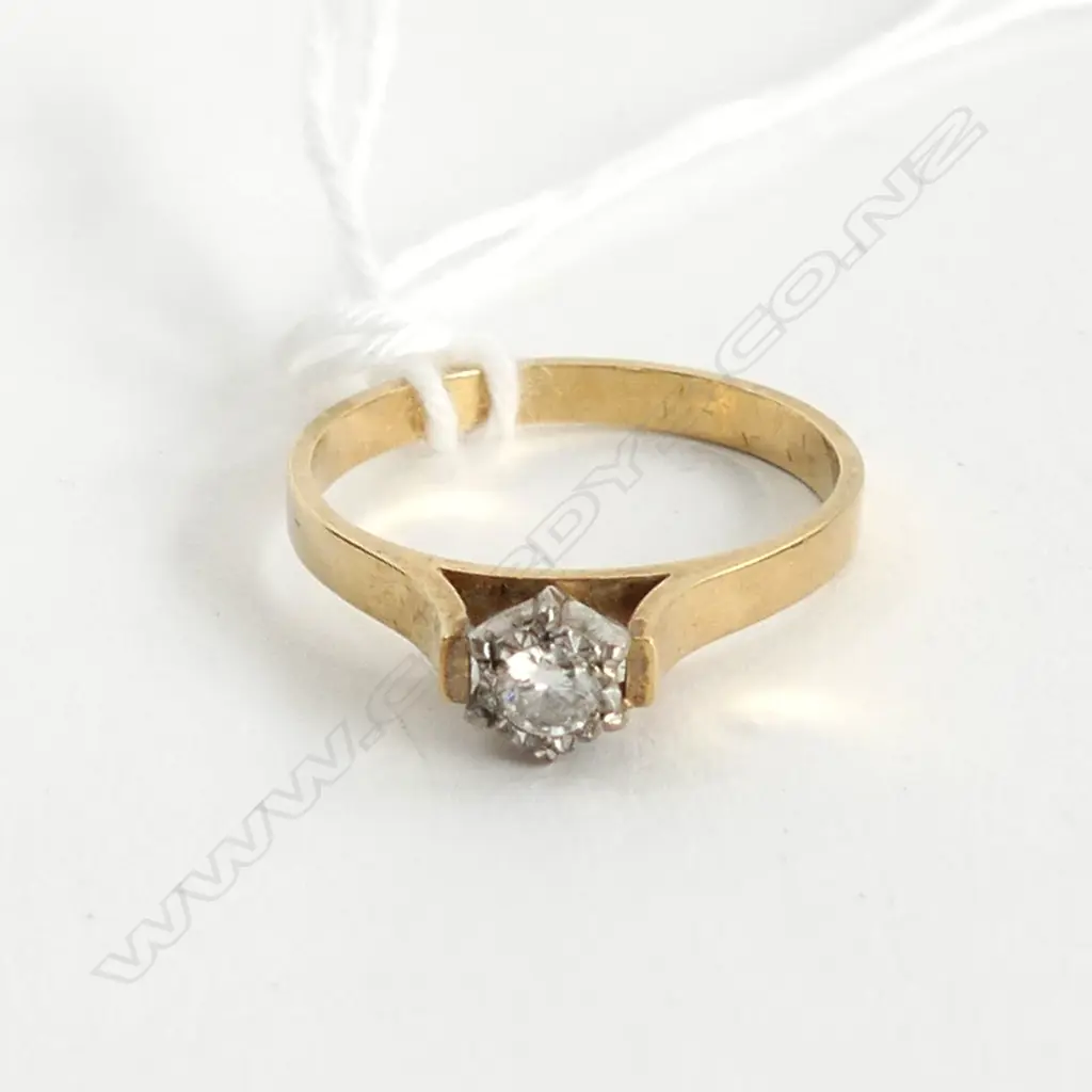 18CT (UNMARKED) DIAMOND RING 2.9 GRAMS Image 1++