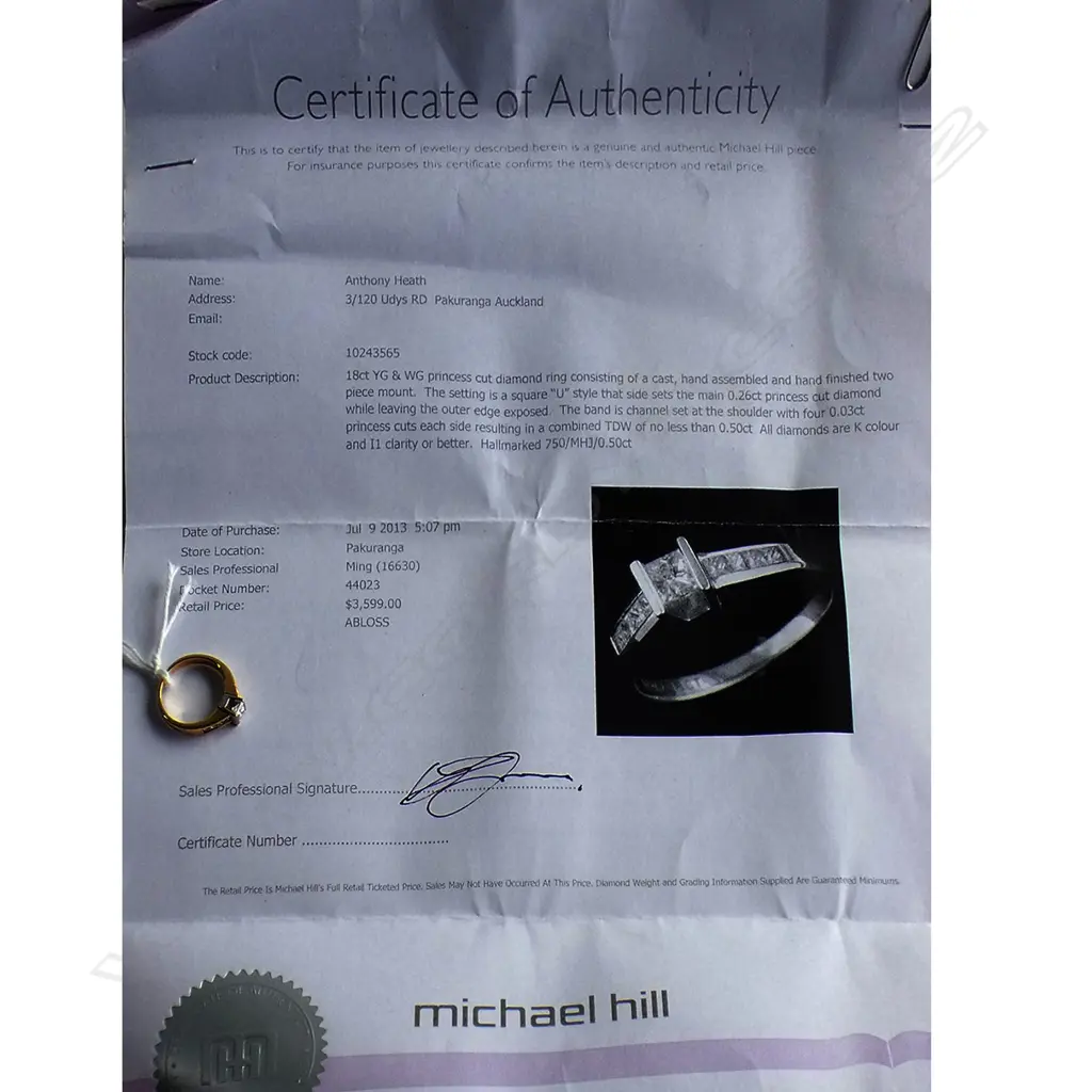 18CT DIAMOND RING w. PAPERS 4.0 GRAMS 0.26ct princess cut TDW 0.50ct. Image 1++
