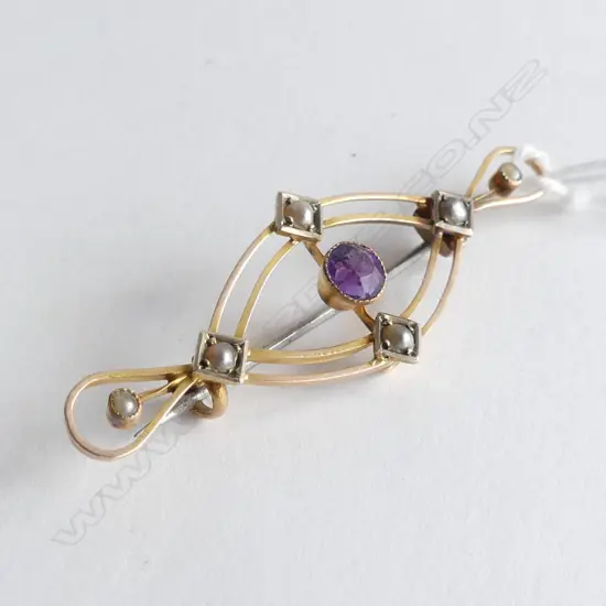 9CT PURPLE AMETHYST & SEED PEARL BROOCH 2 GRAMS