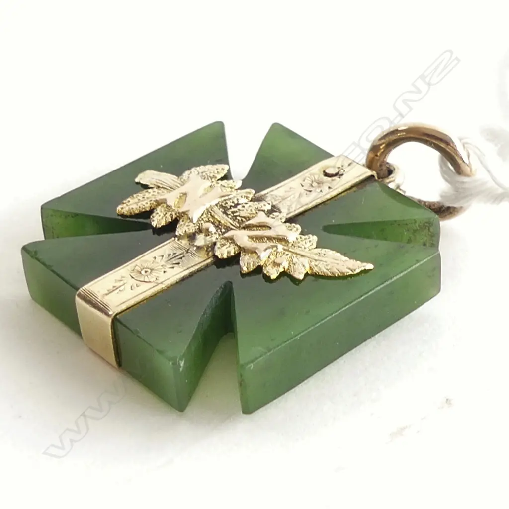 N.Z. INTEREST 9CT POUNAMU CROSS PENDANT Image 1++