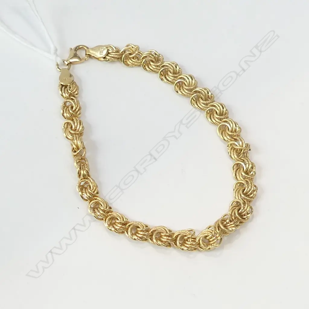 18CT GOLD ITALIAN BRACLET (one link broken) 7 GRAMS Image 1++