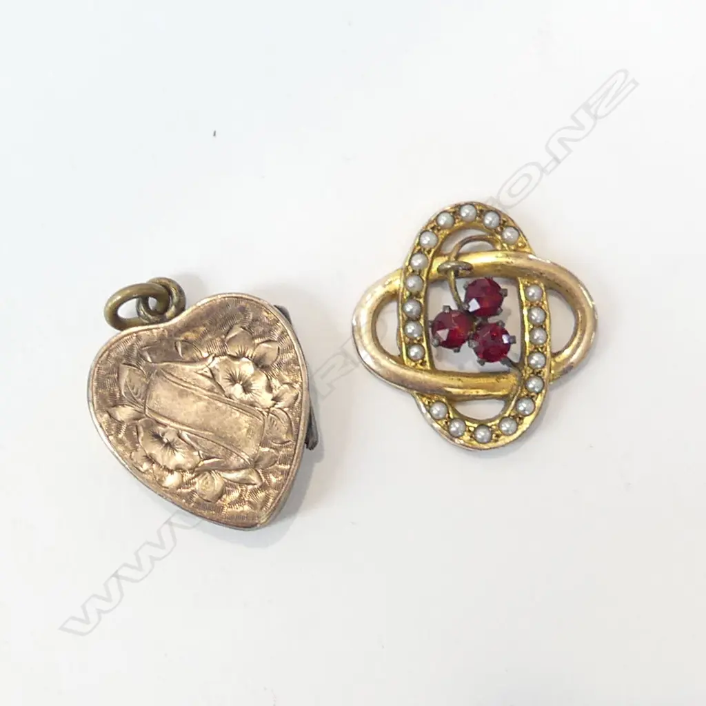 GOLD LINED LOCKET & BROOCH AF Image 1++