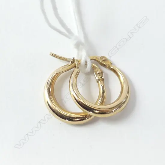 PR 9CT EARRINGS 0.86 GRAMS