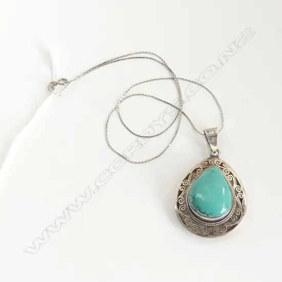 TURQUOISE & 925 SILVER PENDANT & CHAIN