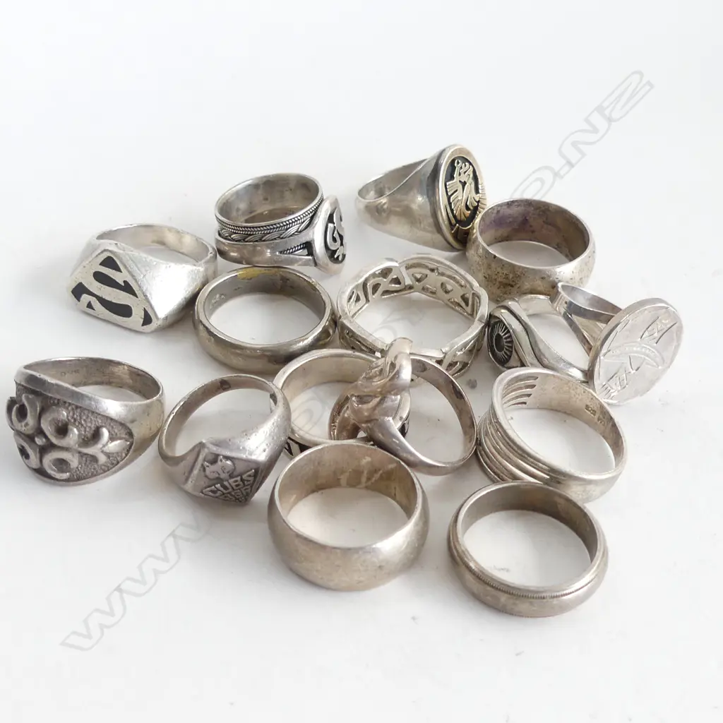 16 STG RINGS (MENS ETC) 92 GRAMS Image 1++