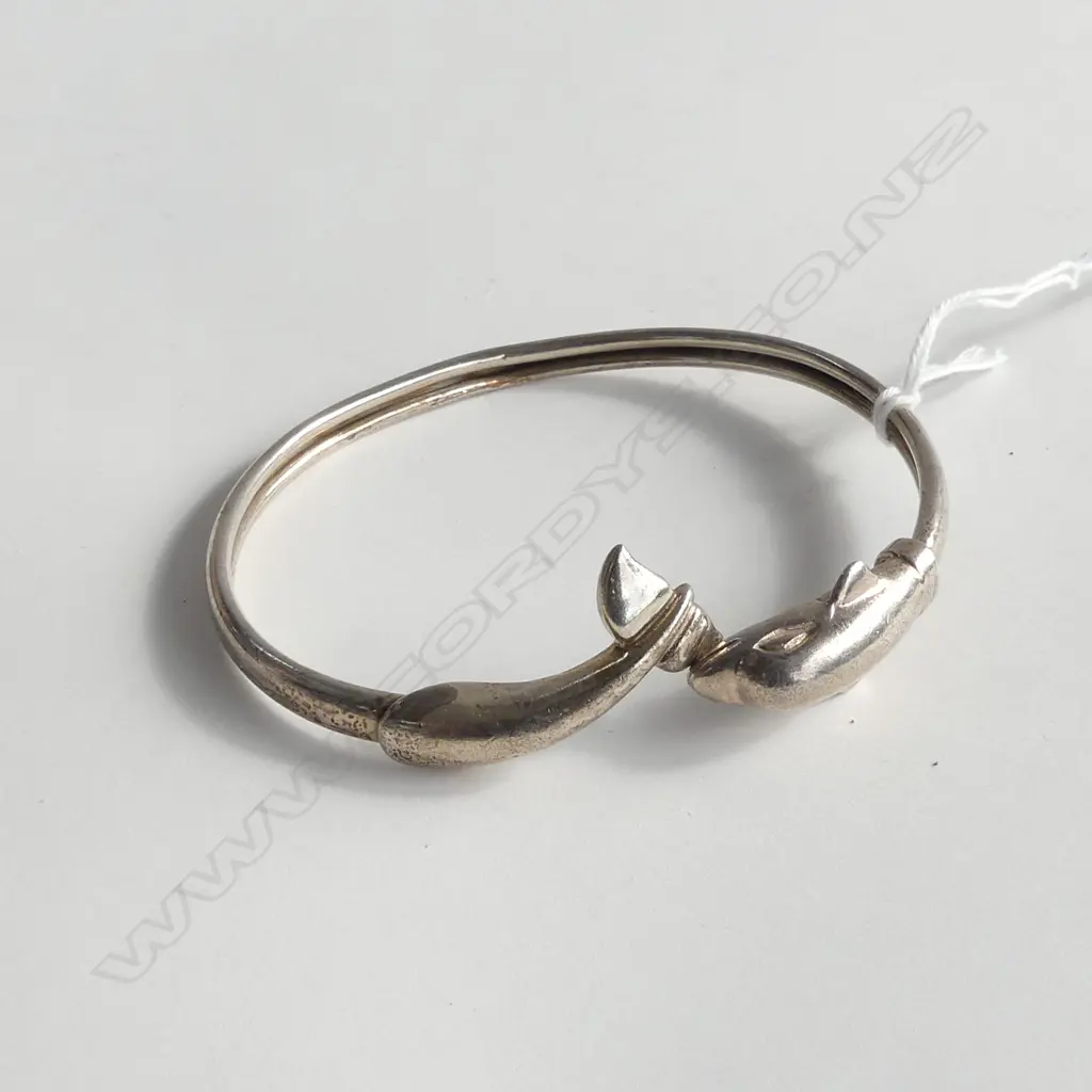 SILVER DOLPHIN FLEXIBLE CUFF BANGLE Image 1++