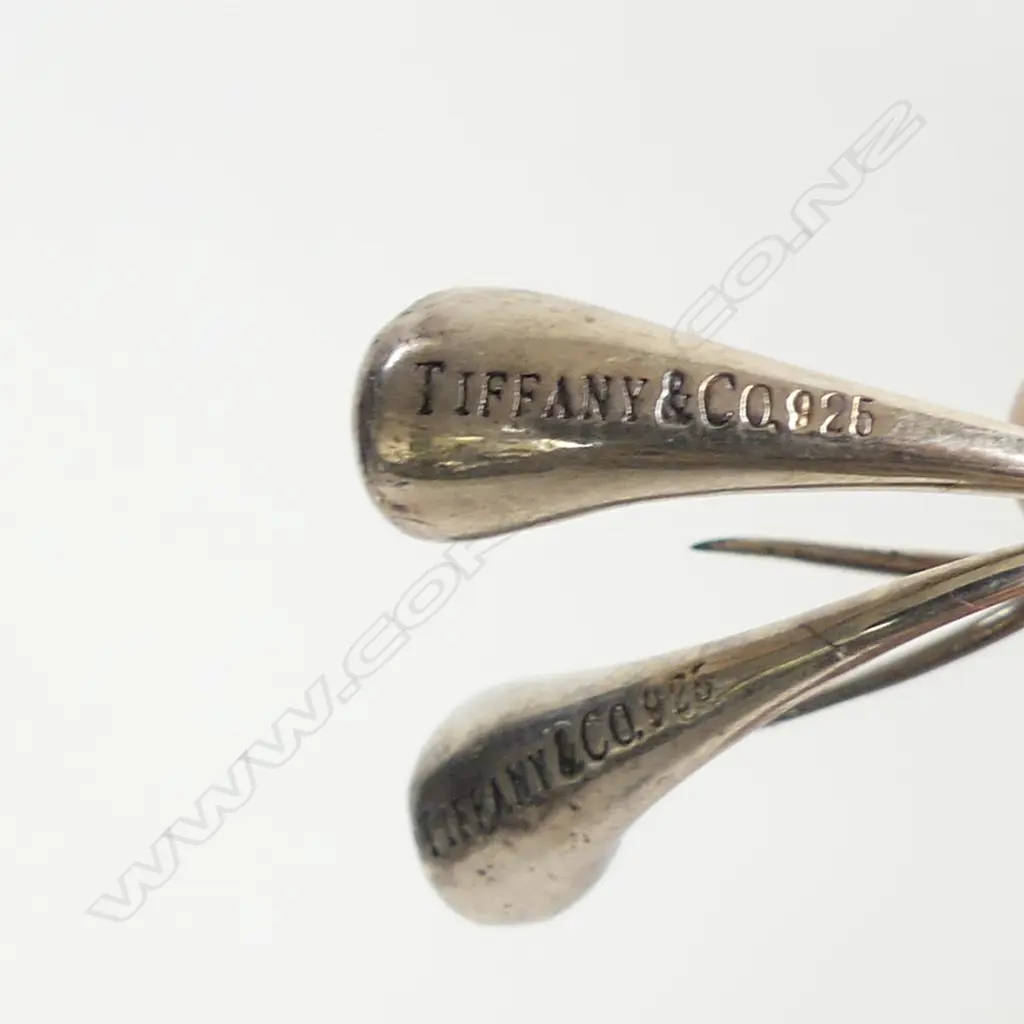 TIFFANY & CO 925 SILVER TEARDROP EARRINGS Image 1++