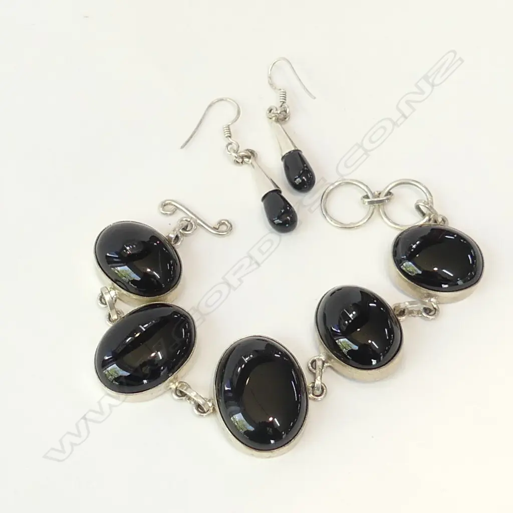 STG SILVER & ONYX/AGATE ? BRACELET & DROP EARRINGS Image 1++