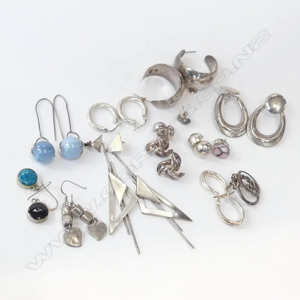 14 PR ASST STG SILVER EARRINGS Image 1++