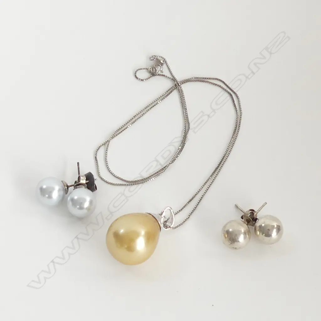 925 SILVER & FAUX CHAMPAGNE PEARL PENDANT & CHAIN + PR GREY PEARL FAUX PEARL & PR CHAMPAGNE FAUX PEARL STUD EARRINGS Image 1++