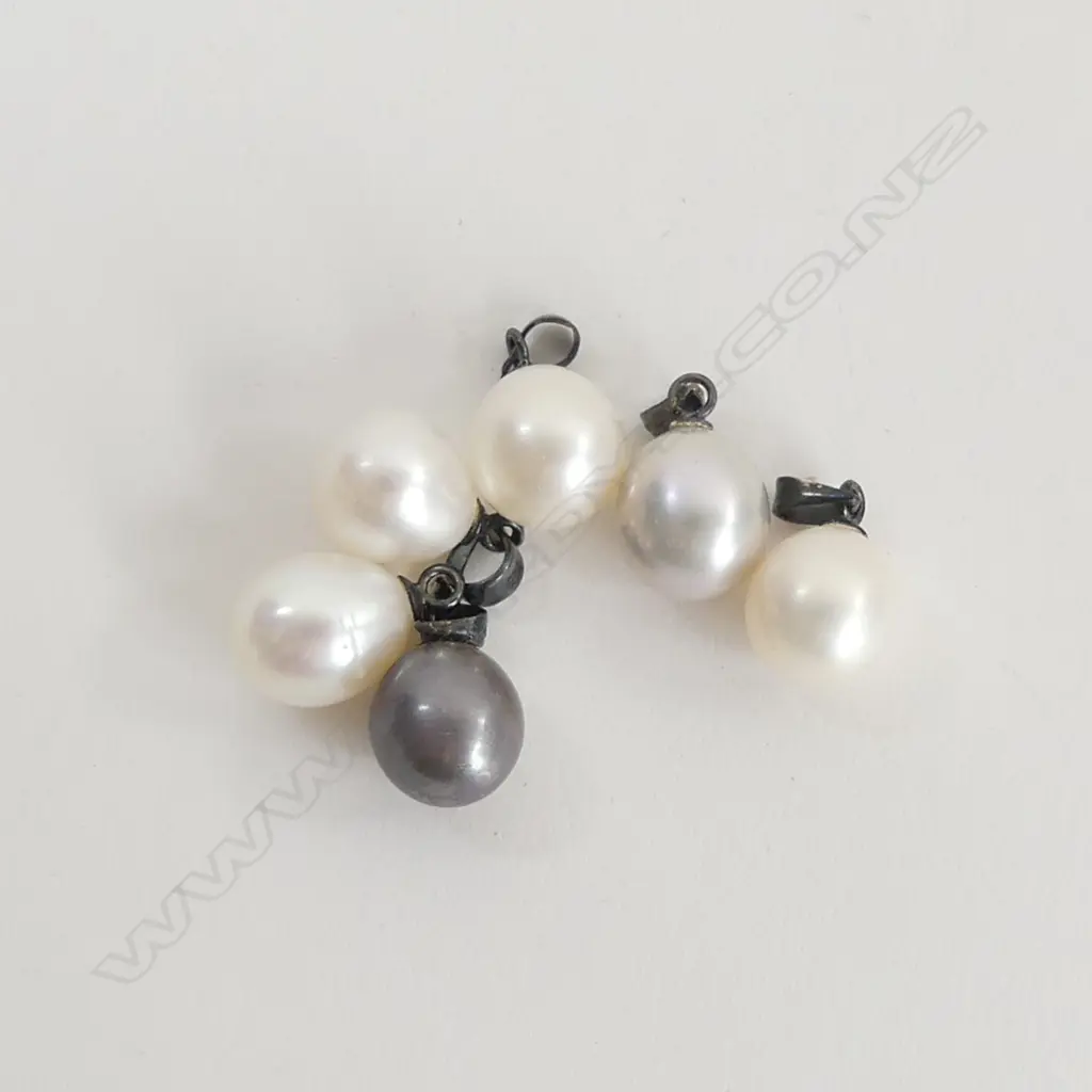 6 ASST FRESH WATER PEARL PENDANTS Image 1++
