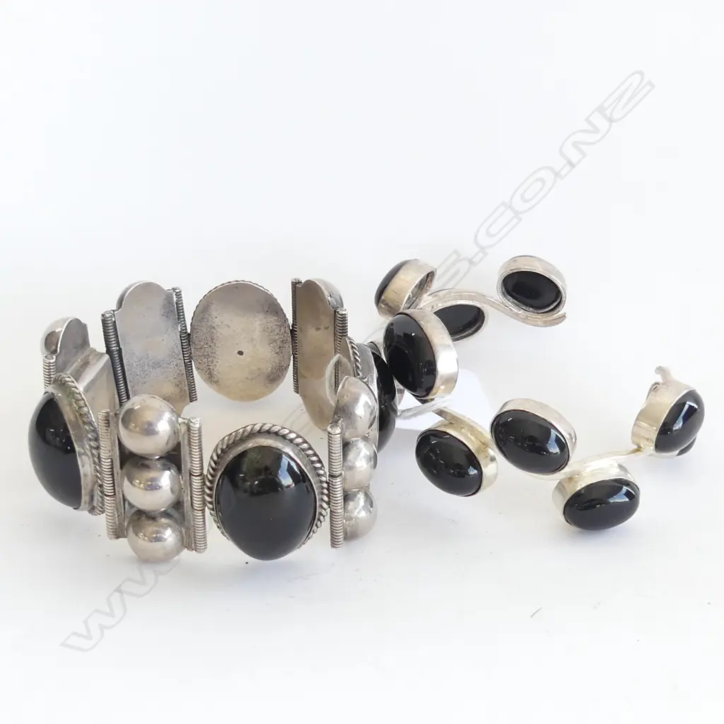 MEXICAN SILVER / BLACK ONYX?? BRACELET & BANGLE 125 GRAMS Image 1++