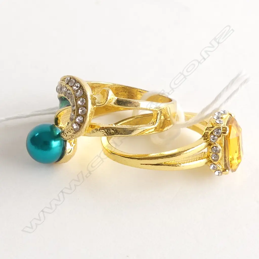 TWO FAUX GEMSTONE RINGS Image 1++
