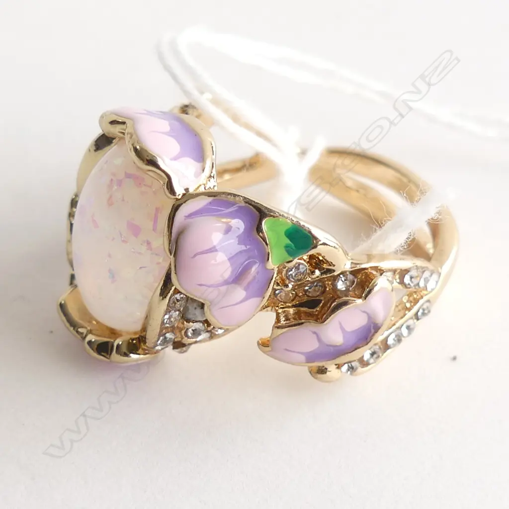FAUX OPAL AND ENAMEL ART NOUVEAU STYLE RING Image 1++