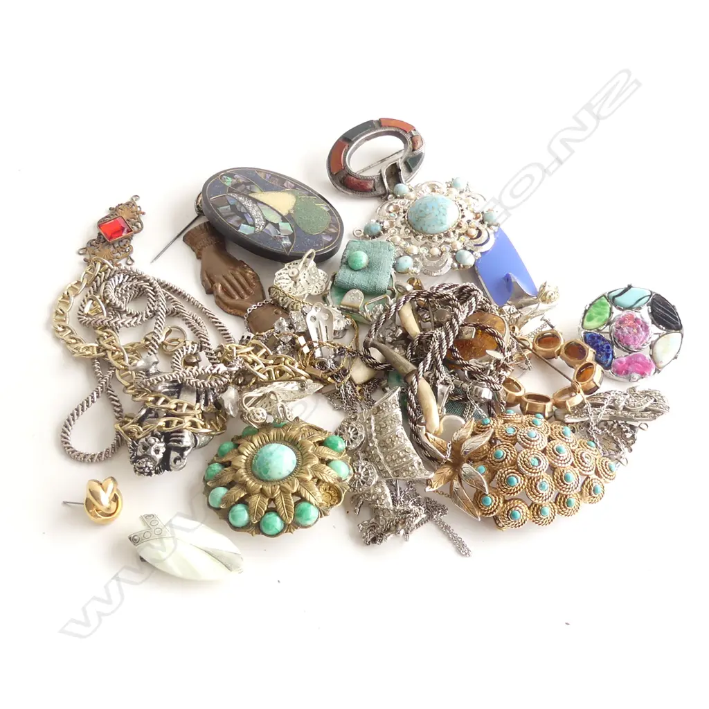 ASST. COSTUME JEWELLERY Image 1++