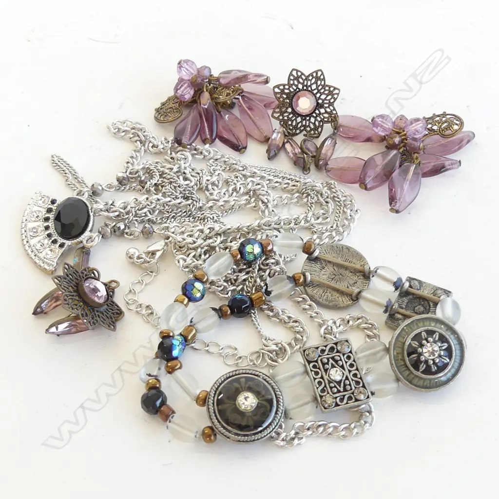 ART DECO STYLE NECKLACE, BRACELET & 2 PR PURPLE STONE EARRINGS (1 A/F) Image 1++
