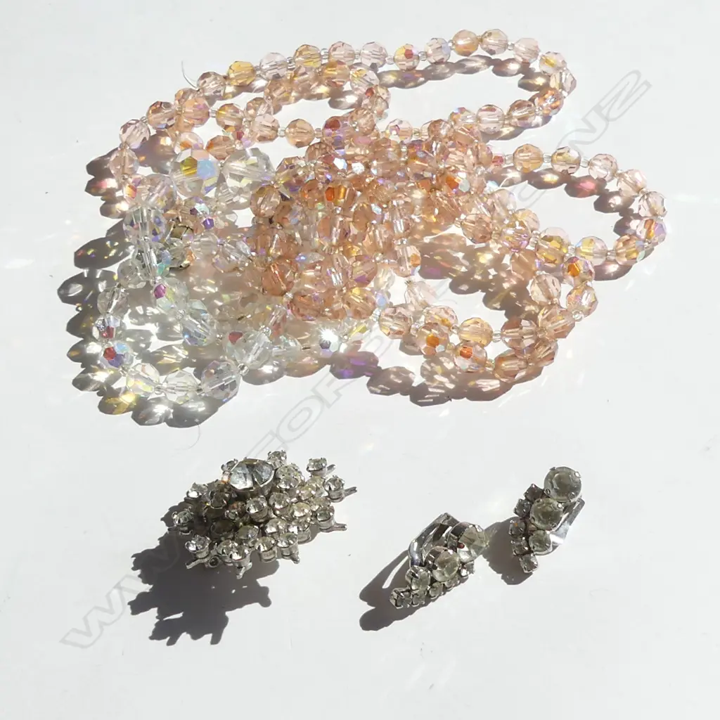 2 IRIDESCENT GLASS BEAD NECKLACES; PINK & WHITE + DIAMANTE CLIP EARRINGS & BROOCH Image 1++