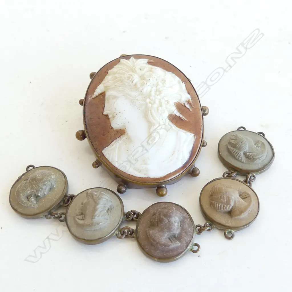 VICTORIAN LAVA CAMEO BRACELET (AF) + CAMEO Image 1++