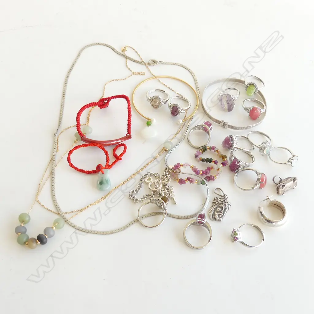 ASST. COSTUME JEWELLERY Image 1++