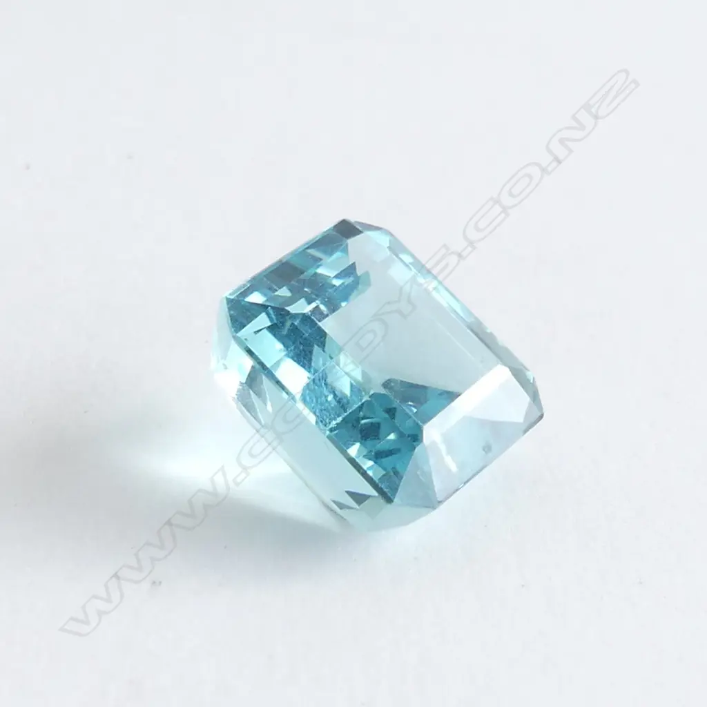 LOOSE GLASS LIGHT BLUE FACTED CUSHION CUT 13.34CTS WITH REPORT Image 1++