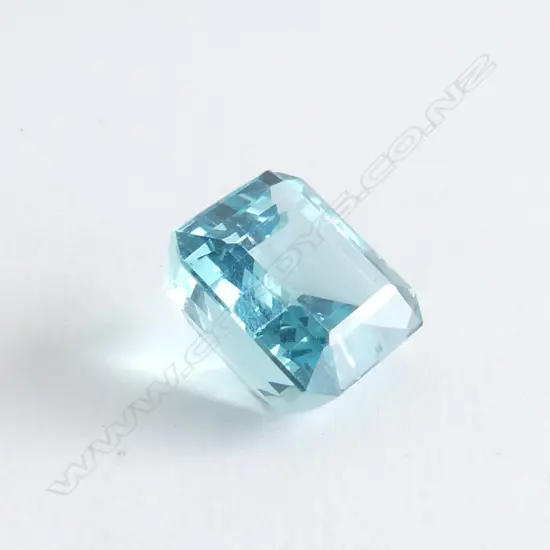 LOOSE GLASS LIGHT BLUE FACTED CUSHION CUT 13.34CTS WITH REPORT