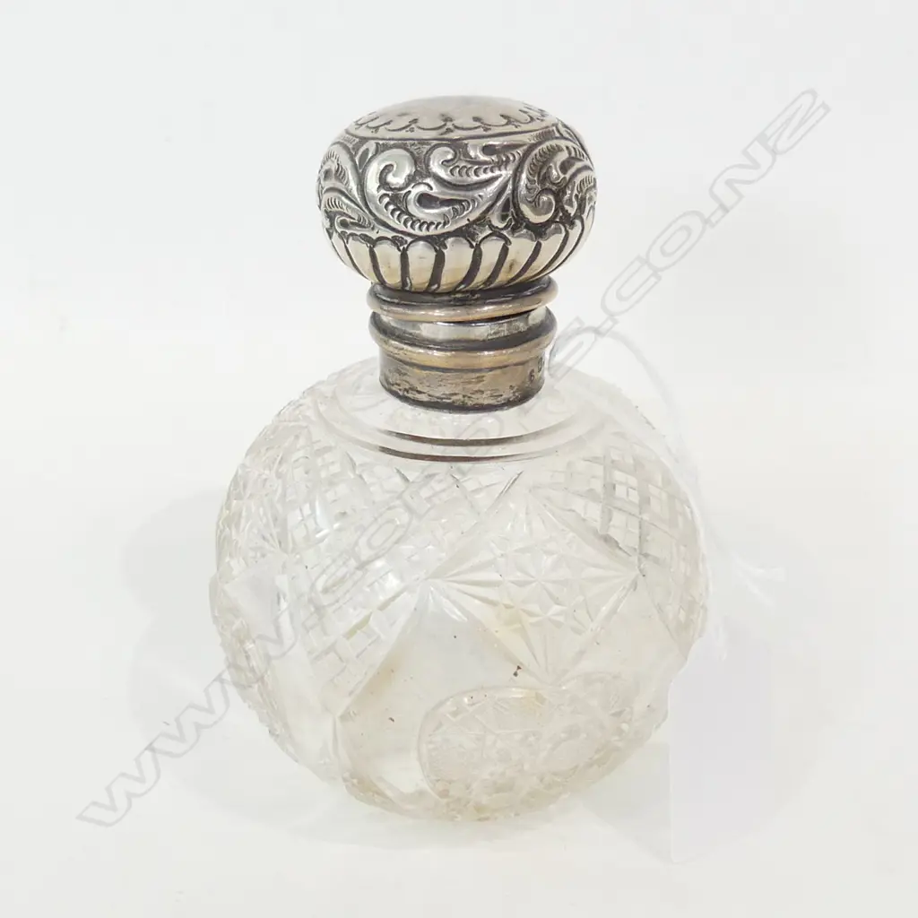 SHEFFIELD 1902 SILVER & CUT CRYSTAL SCENT BOTTLE Image 1++