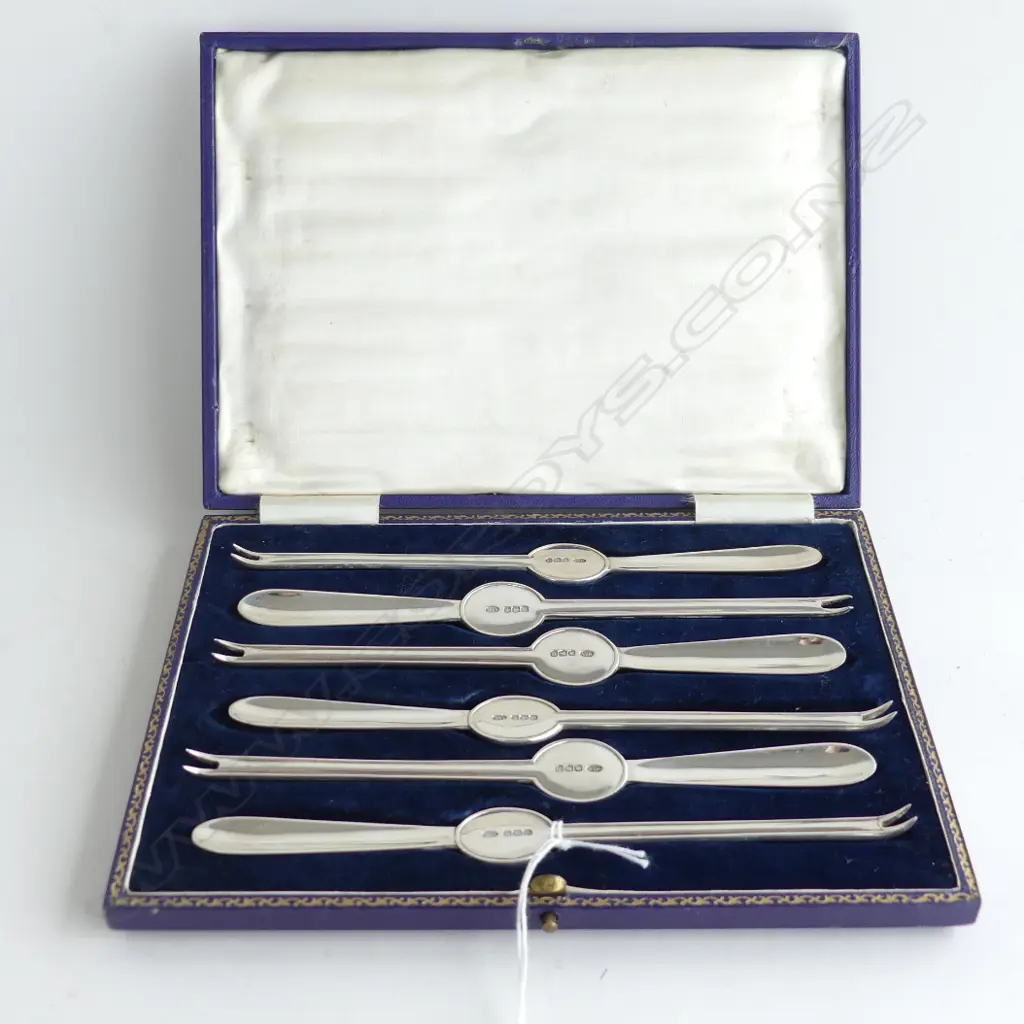 BOXED SET 6 SILVER LOBSTER PICKS, SHEFFIELD 1929 by MALEHAM & YEOMANS. 202gm Image 1++