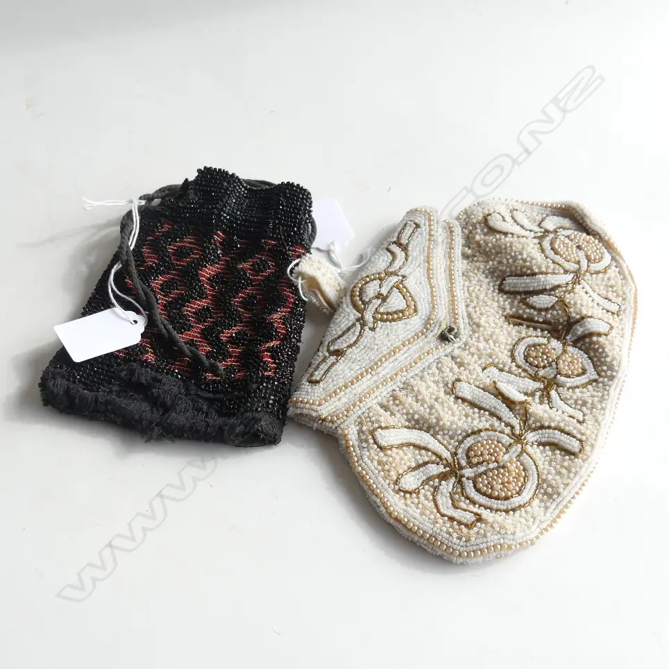 2 VINTAGE HAND BEADED CLUTCH PURSES (AF) Image 1++