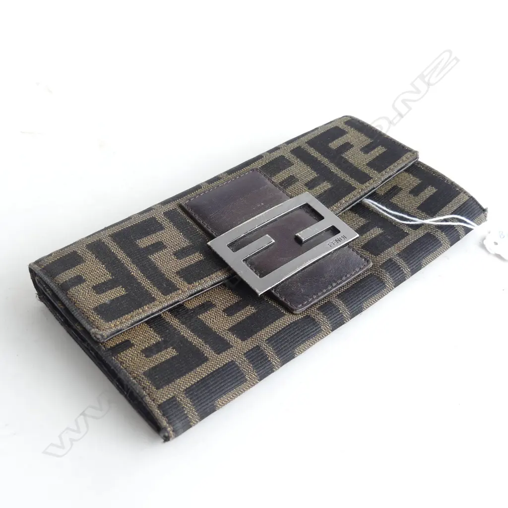 FENDI BRANDED LADIES PURSE Image 1++
