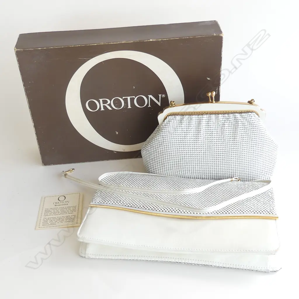 2 OROTON WHITE LEATHER/MESH EVENING BAGS Image 1++
