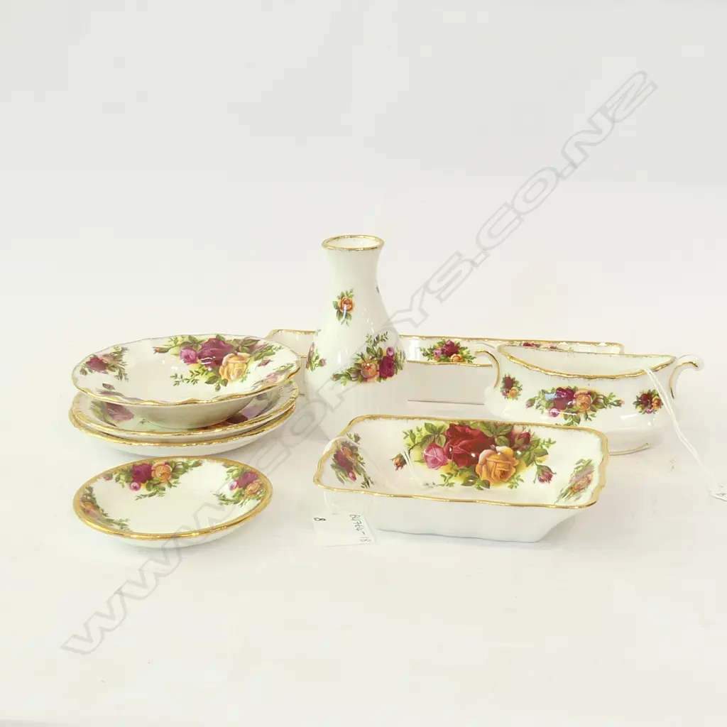 ROYAL ALBERT OLD COUNTRY ROSES VASE (H 110MM) & 7 SM DISHES Image 1++