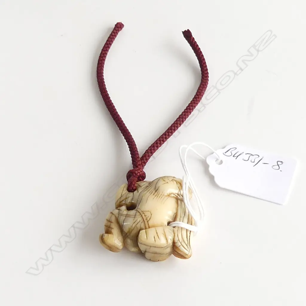 OLD CHINESE MARINE IVORY NETSUKE  **RTV** Image 1++
