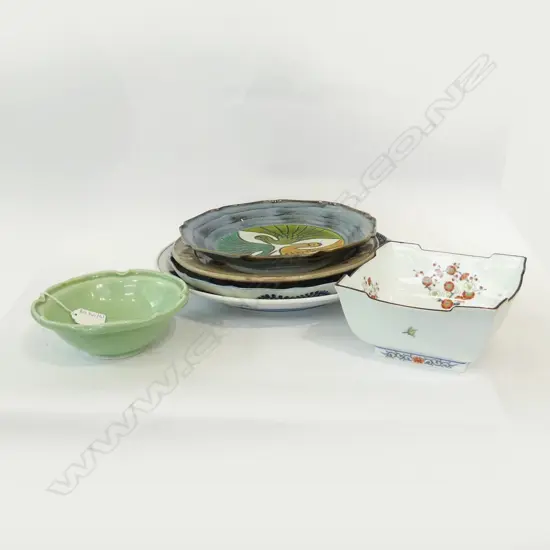 6 ORIENTAL PCES; 4 PLATES 290mm dia + 2 BOWLS