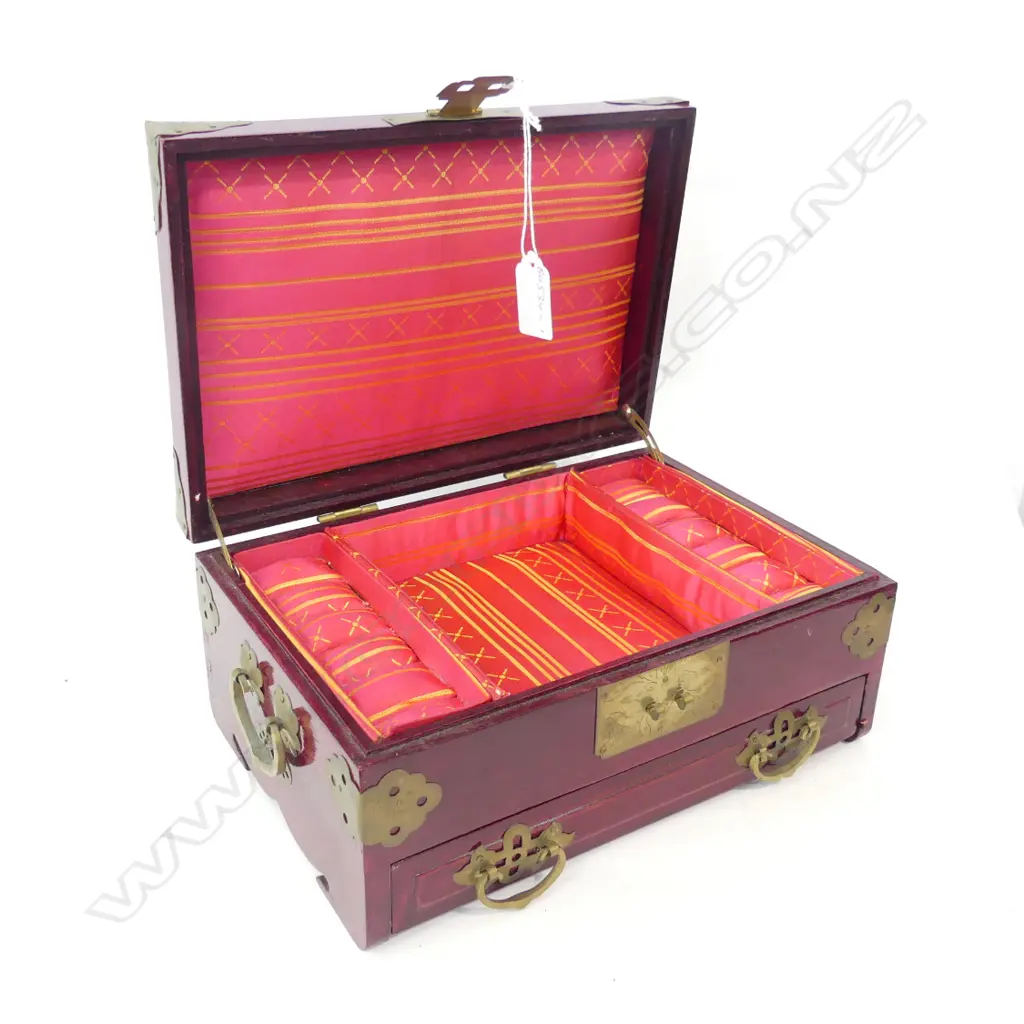 CHINESE ROSEWOOD JEWELLERY BOX W.260mm Image 1++