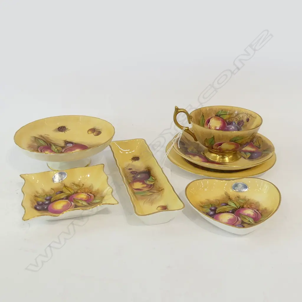 ANYSLEY AUTUMN HARVEST GILDED TRIO + 4 SM AUTUMN HARVEST DISHES Image 1++