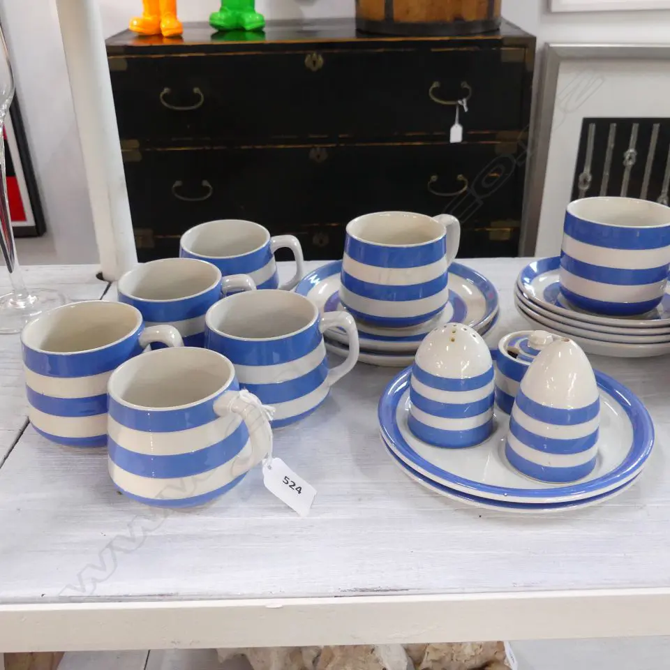 CORNISHWARE; 25 PCES APPROX. Image 1++