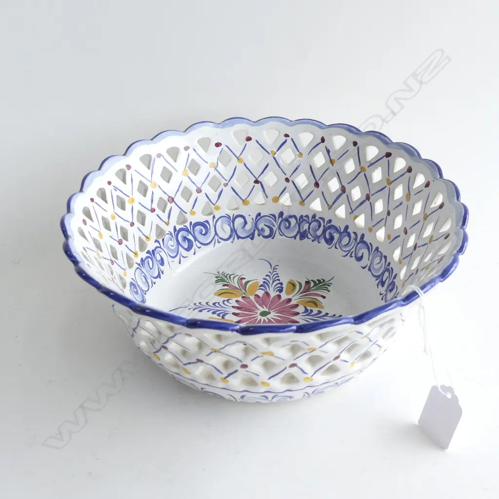 HAND PAINTED PORTUGUESE BASKET WEAVE CUT OUT PATTERN BOWL DIA  245MM Image 1++