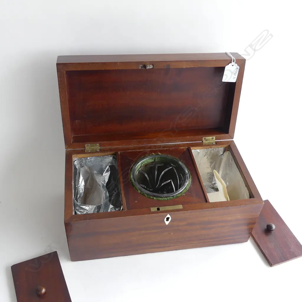 LATE GEORGIAN MAHOG 2 CANNISTER TEA CADDY w GLASS MIXING BOWL. 310 X 150 X 150mm Image 1++