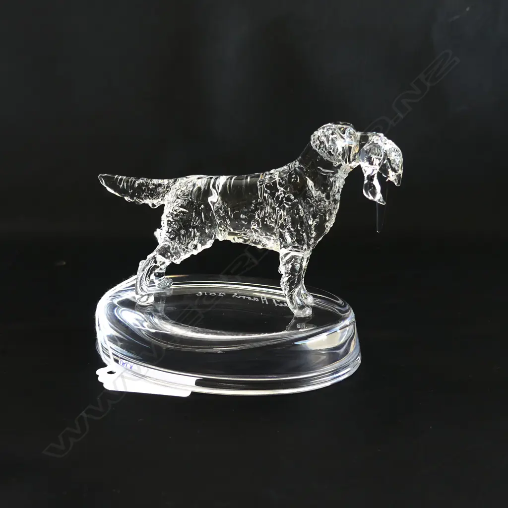 GOLDEN RETRIEVER W PHEASANT GLASS STATUETTE - SIGNED & DATED 'NEIL HARRIS 2016' Image 1++