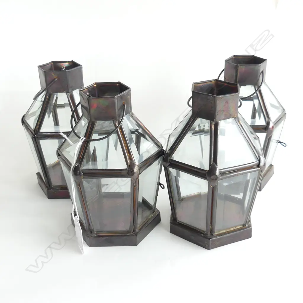4 SMALL BEVELLED GLASS LANTERNS H.150mm Image 1++