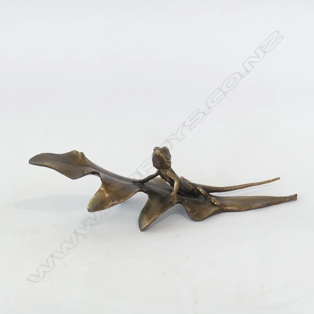 BRONZE GECKO SCULPTURE - ARTIST SIGNED CHRIS GAVINS, AUSTRALIA, L 185MM Image 1++