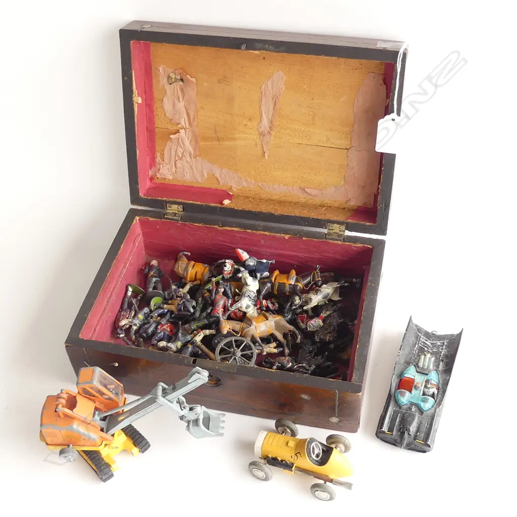 WOODEN BOX w. ASST. VINTAGE TOYS Image 1++