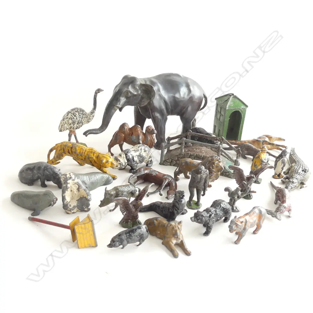VINTAGE CAST METAL ZOO ANIMALS Image 1++