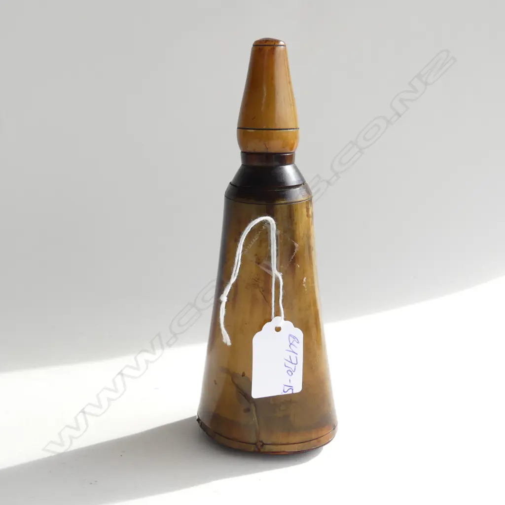 19THC HORN POWDER FLASK SCREW LID L.190mm Image 1++