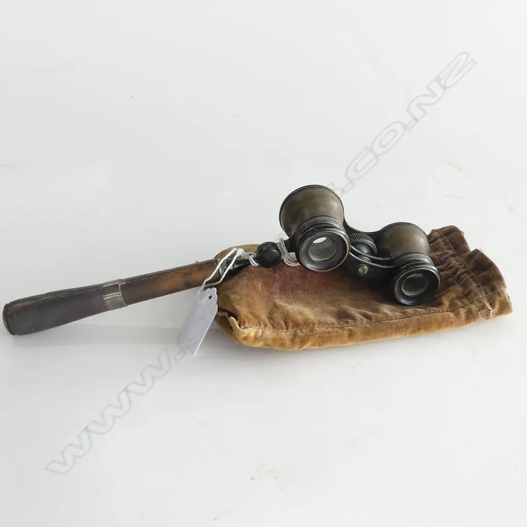 C1900 BRASS OPERA GLASSES STICTHED LEATHER COVERED HANDLE velvet case Image 1++