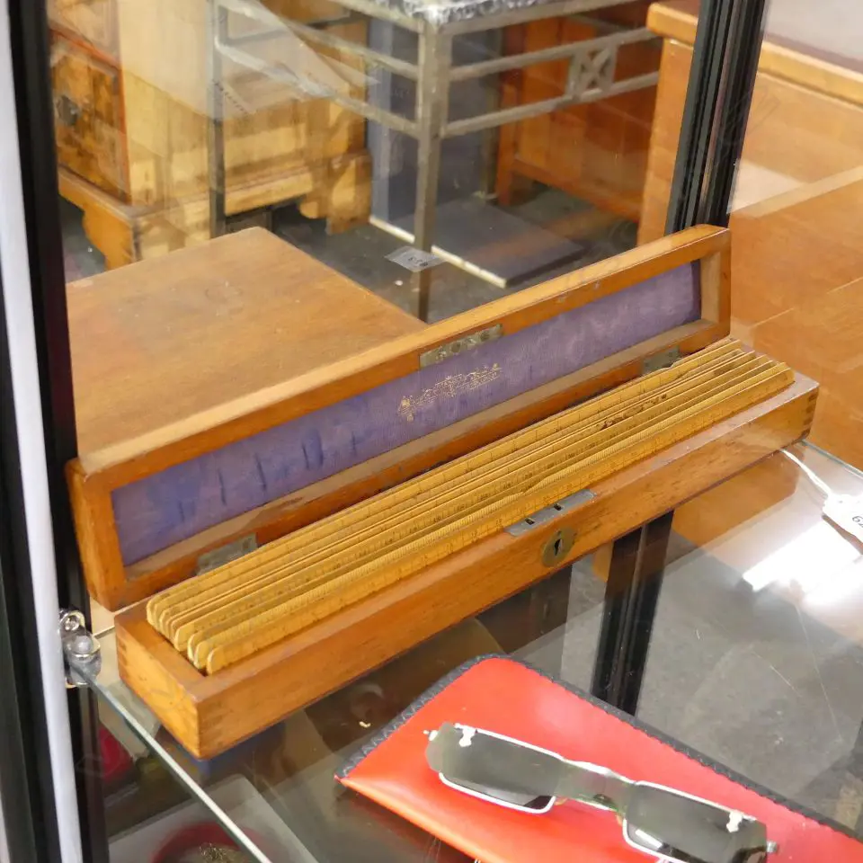W.F STANLEY - MAHOGANY BOX OF WOODEN SCALE RULES - VARIOUS MAKERS Image 1++