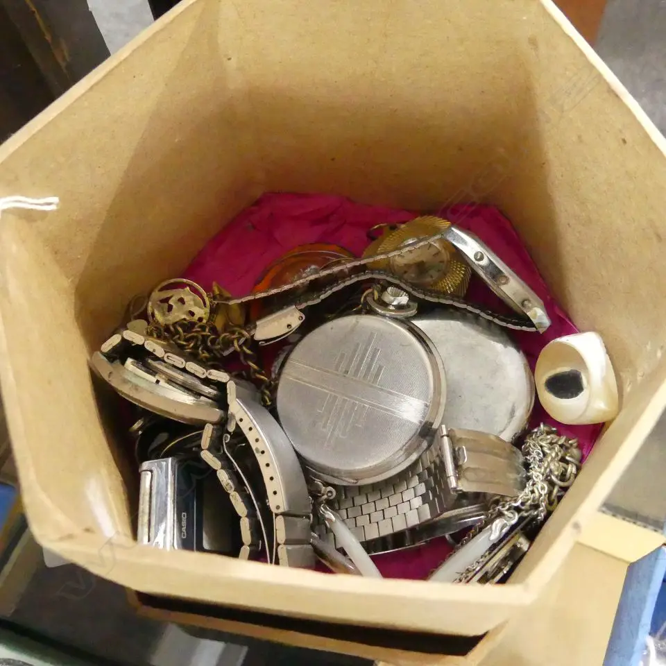 SM BOX ASST OLD JEWELLERY, WATCHES, POCKET WATCHES, RINGS, NECKLACES ETC.. Image 1++