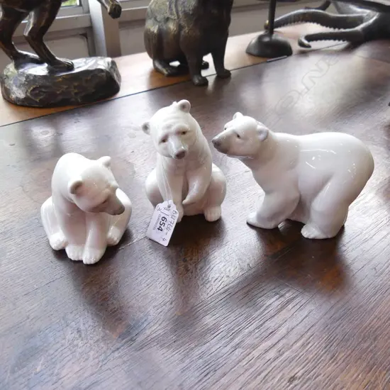 FAMILY OF 3 LLADRO POLAR BEARS 130MM