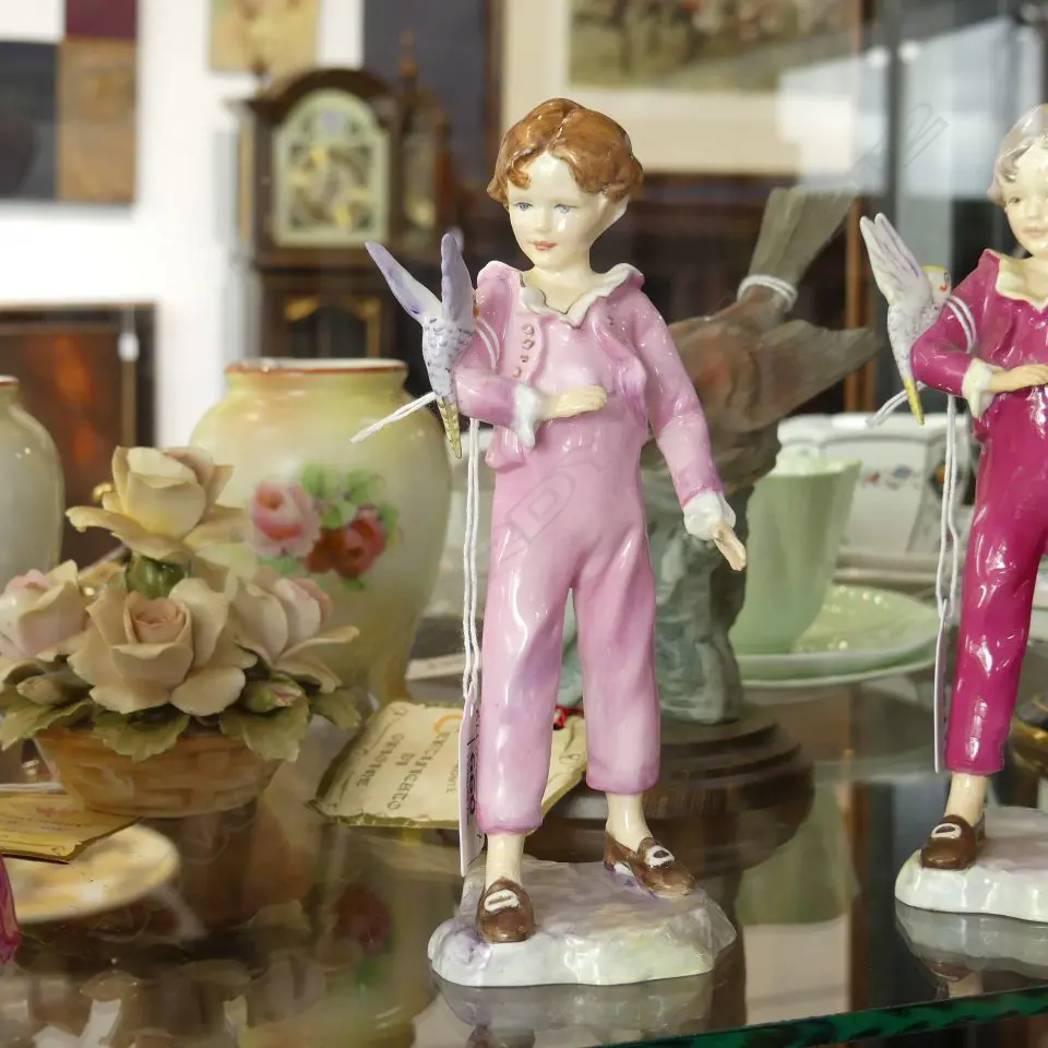 ROYAL WORCESTER FIGURINE 'THE PARAKEET' (PINK) H 170MM Image 1++