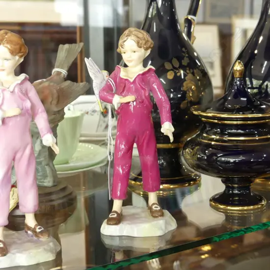 ROYAL WORCESTER FIGURINE 'THE PARAKEET' (CRIMSON) H 170MM